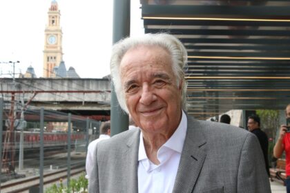 Na Mesa com Datena recebe maestro João Carlos Martins