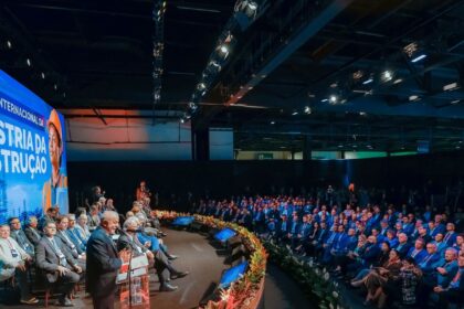 Lula diz que ouvirá demandas de empresários sobre fim da escala 6x1