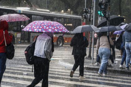 Norte e Sudeste devem começar semana com chuva forte, prevê Inmet