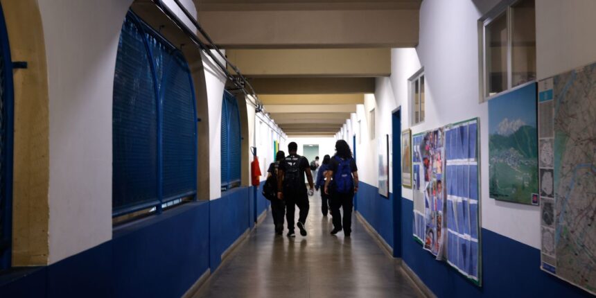 Enfrentamento à violência é desafio para 71,7% dos gestores de escolas