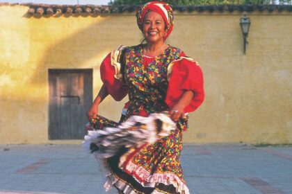 Totó La Momposina, ícone da cultura colombiana, morre aos 85 anos